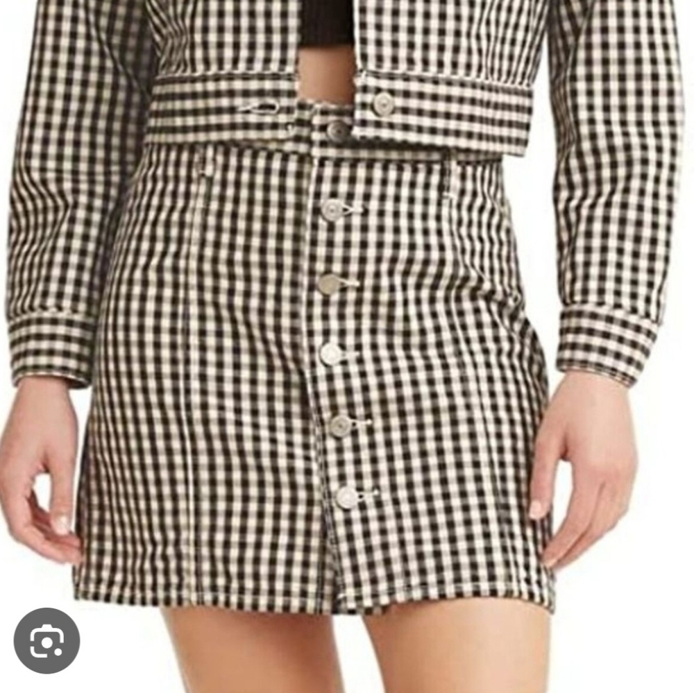 Wkmens Levi's checked button up mini skirt sz28